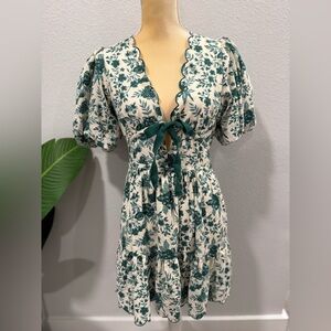 House of Harlow 1960 Green and Cream Floral Mini Dress